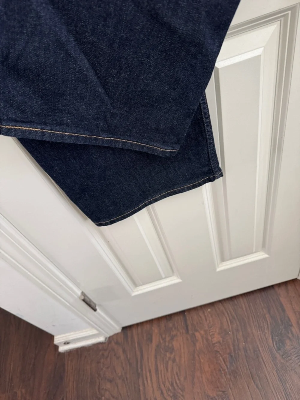 Levi's 569 Men's Relaxed Jeans in Dark Blue Denim